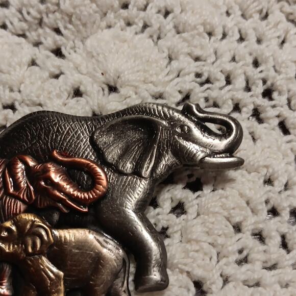 Tri-Color Elephant Family Pin Brooch Trunks Up Silver /‎ Copper / Gold Colors - Picture 4 of 6